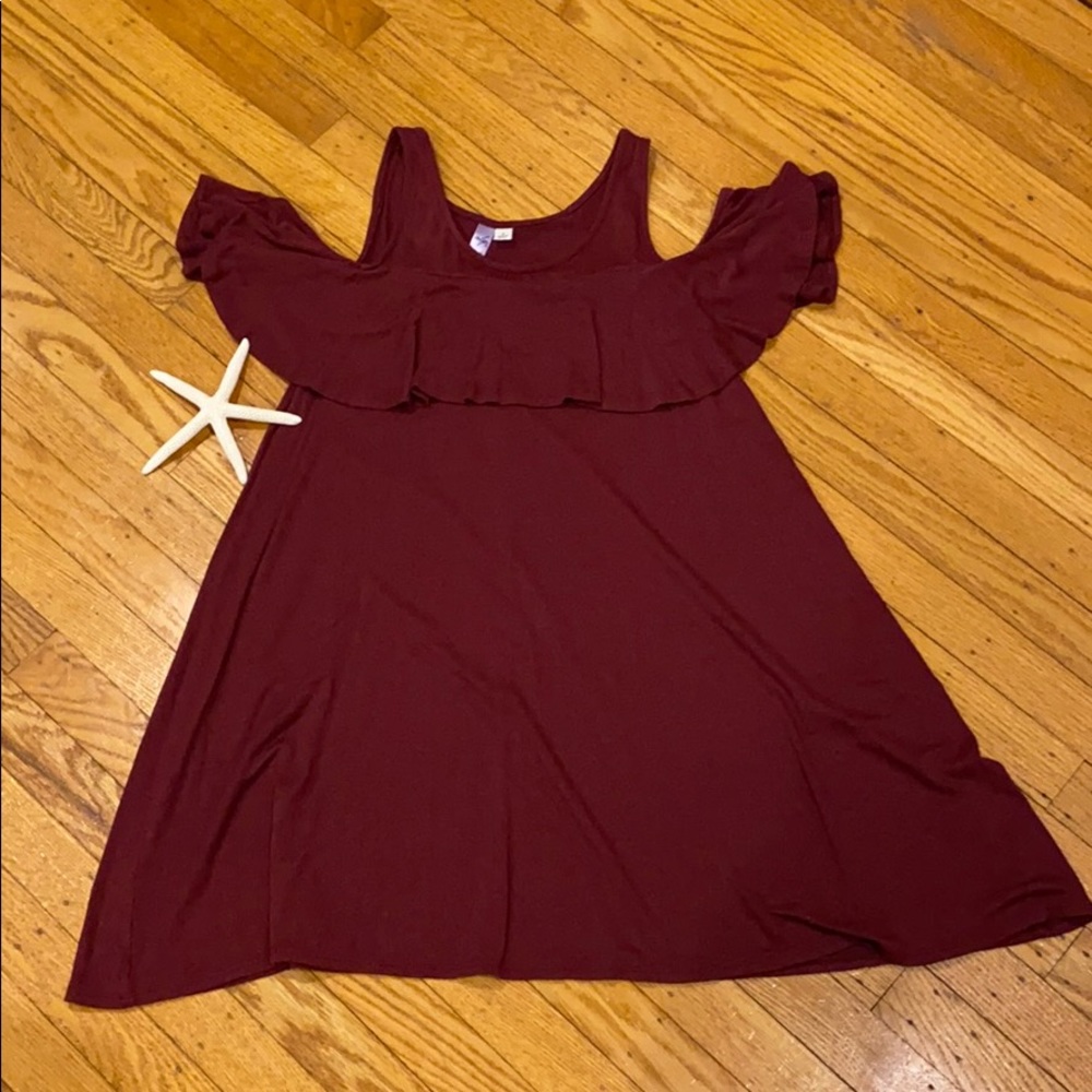 Cut out shoulder dress